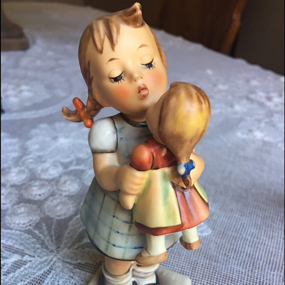 Vintage Hummel kiss Me